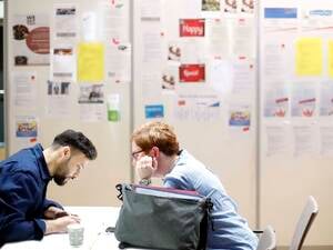 Auf Jobsuche. Die Zahl der Menschen, die keine passende Arbeit finden, bleibt hoch – trotz vieler offener Stellen.