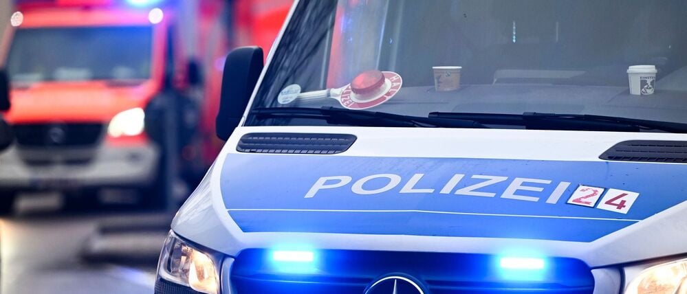 Der Täter flüchtete zunächst und spuckte dabei mehrere Frauen an. (Symbolbild)