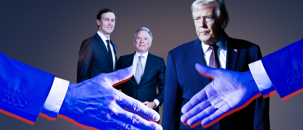 Zwei Hände sind bereit zum Handschlag, im Hintergrund Donald Trump (rechts) sowie Jared Kushner (links) und Steve Witkoff. (Illustration)