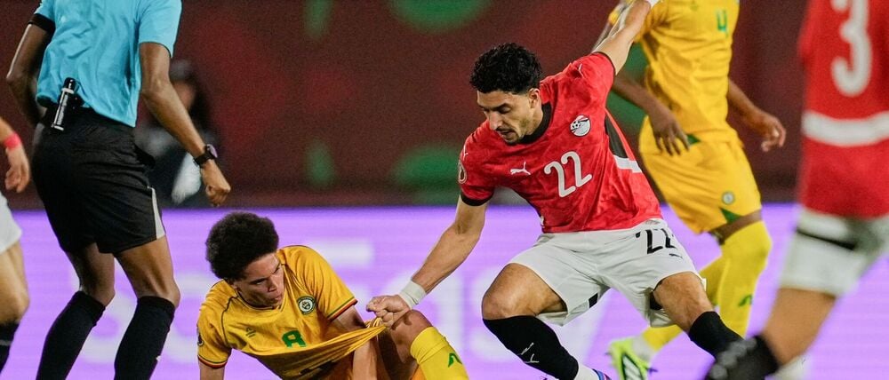 Ägyptens Omar Marmoush (r) traf zum 1:1.