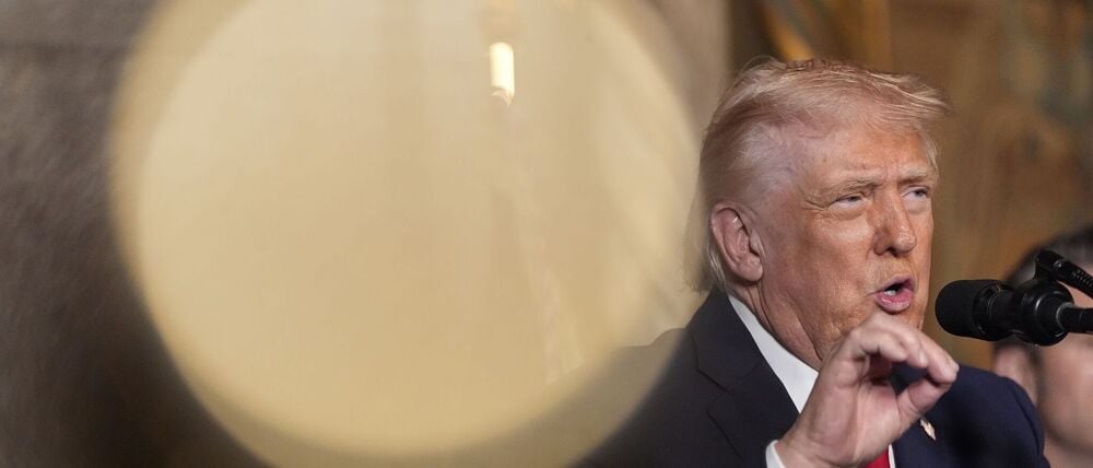 Trump ändert seinen Ton gegenüber Clinton. 