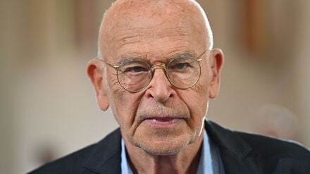 Günter Wallraff hat an Weihnachten ambivalente Gefühle: Er meidet Konsum, aber er schätzt die eigentliche Bedeutung des Festes. (Archivbild)