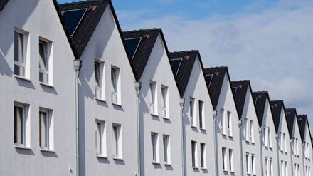 Wohneigentum in Deutschland wird zunehmend teurer. (Symbolbild)