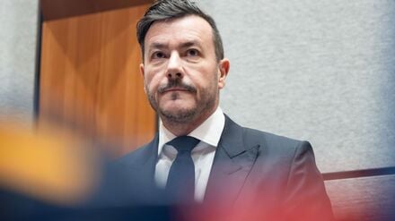 Der Angeklagte René Benko bleibt über die Festtage in U-Haft.