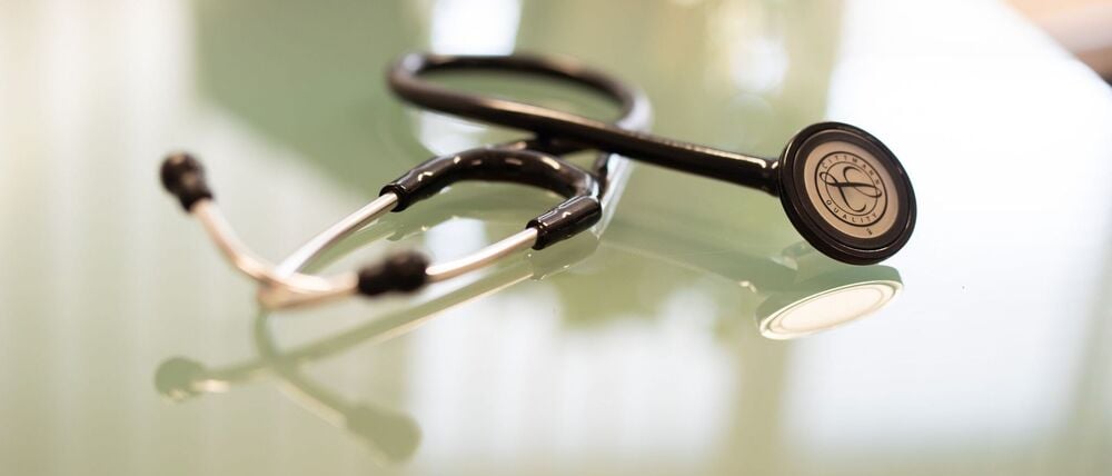 Die Suche nach einem freien Arzttermin gestaltet sich oft schwierig: Besetztzeichen und lange Wartezeiten sind keine Seltenheit. 