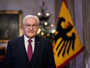 „Wir brauchen Mut, um immer wieder neu anzufangen“, sagte Bundespräsident Frank-Walter Steinmeier in seiner vorab veröffentlichten Weihnachtsansprache. 