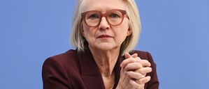 Monika Schnitzer bei der Vorstellung des Jahresgutachtens 2025/26 des Sachverständigenrates, der sogenannten Wirtschaftsweisen, zur Begutachtung der gesamtwirtschaftlichen Entwicklung.