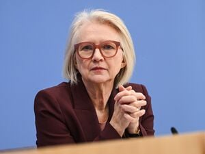 Monika Schnitzer bei der Vorstellung des Jahresgutachtens 2025/26 des Sachverständigenrates, der sogenannten Wirtschaftsweisen, zur Begutachtung der gesamtwirtschaftlichen Entwicklung.