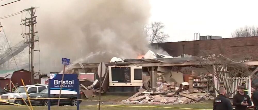  Als mögliche Ursache der Explosion am Dienstagabend wird ein Gasleck vermutet.