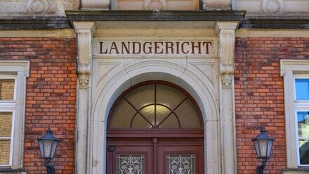 Am Landgericht in Cottbus beginnt Mitte Januar ein Prozess gegen einen Mann wegen des Verdachts des Mordes an einem Polizisten. (Symbolbild)