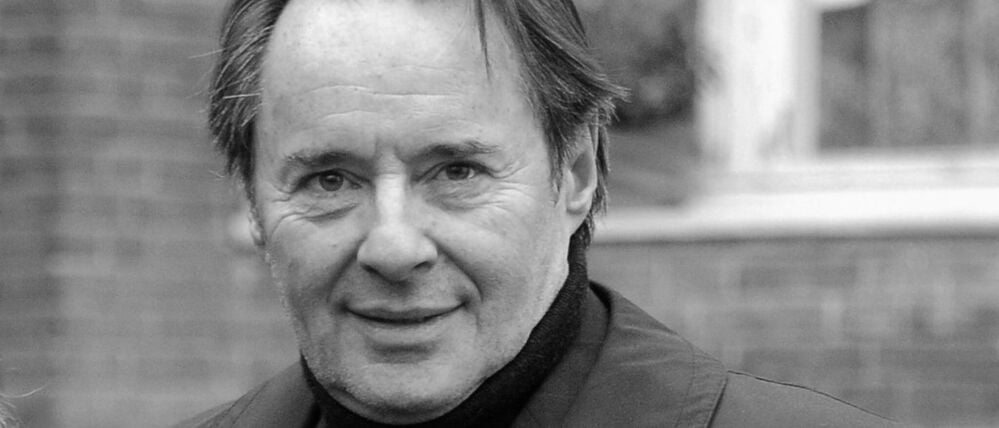 Schauspieler Uwe Kockisch am Set zur zweiten Staffel der ARD-Serie „Weissensee“ im November 2011.