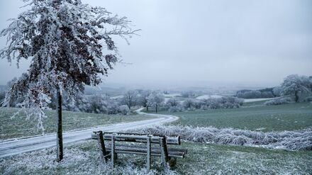 Frostig wird es über Weihnachten - und im Süden fällt doch ein wenig Schnee. 