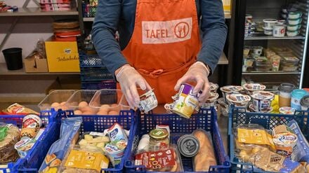Die Tafeln in Brandenburg sind seit Jahren gut gefüllt. (Archivbild)