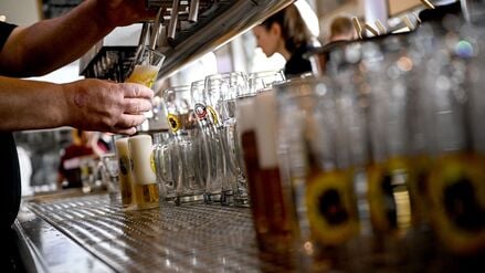 Das neue Landesgaststättengesetz in Berlin soll für die Gastronomie vieles einfacher machen. (Archivbild)