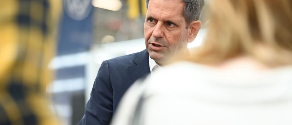 Niedersachsen hält 20 Prozent der Stimmrechte im VW-Konzern. Ministerpräsident Lies sitzt für das Land im Aufsichtsrat. (Archivbild)