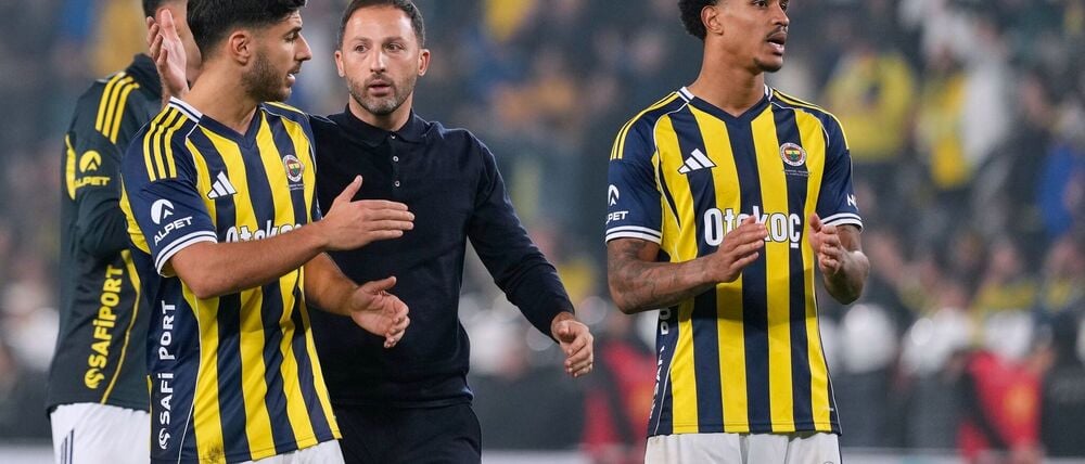 Auch Fenerbahçe-Trainer Domenico Tedesco verfolgt das Geschehen um seinen Club-Präsidenten. (Archivbild)