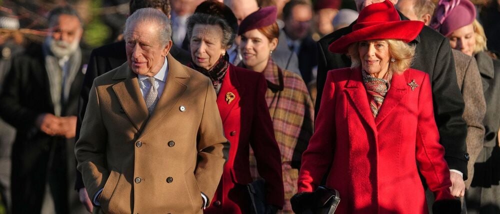 Die Königsfamilie auf dem Weg zum Weihnachtsgottesdienst.