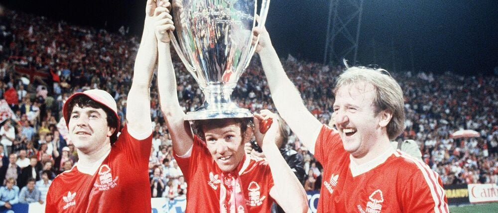 Einer seiner größten Momente: 1979 feiert John Robertson (l) den ersten von zwei Triumphen im Europapokal der Landesmeister mit Nottingham Forest.