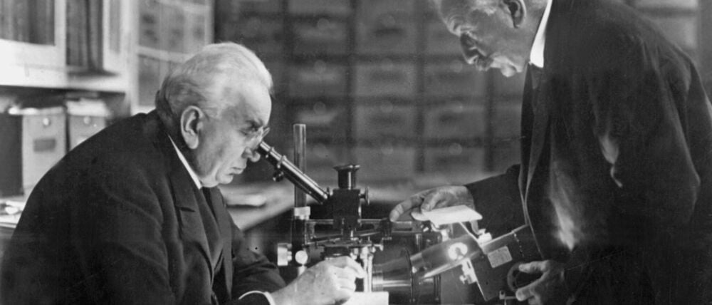 Die Brüder Auguste (rechts) und Louis Lumière gelten als Erfinder des Kinos. (Archivbild)