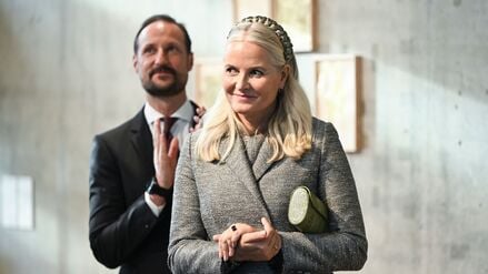 Der norwegische Kronprinz Haakon und Kronprinzessin Mette-Marit kommen zu einer Veranstaltung.