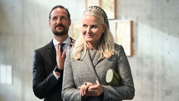 Der norwegische Kronprinz Haakon und Kronprinzessin Mette-Marit kommen zu einer Veranstaltung.