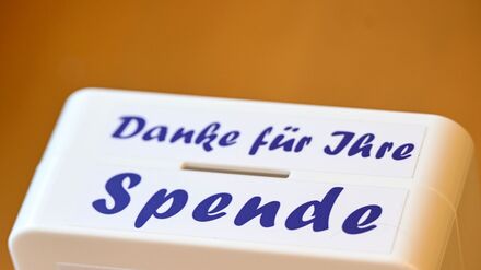 Die Spendenbereitschaft mancher Menschen geht offenbar zurück. (Symbolbild)