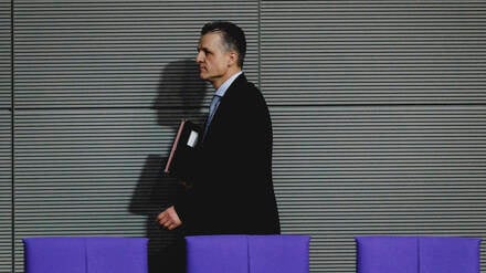 Kanzleramtsminister Thorsten Frei will, dass die Deutschen weniger oft zum Arzt gehen. 