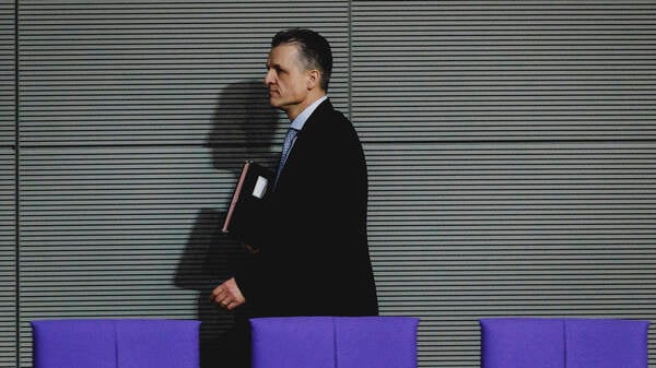 Kanzleramtsminister Thorsten Frei will, dass die Deutschen weniger oft zum Arzt gehen. 