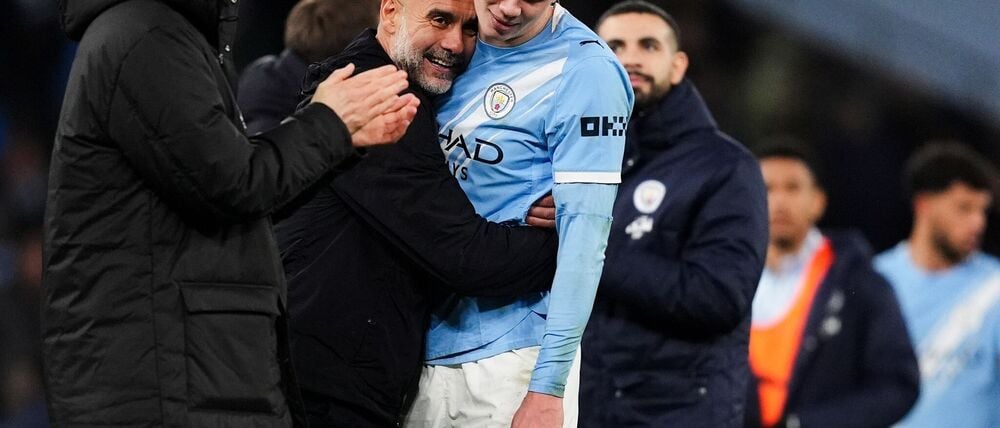 Kann nicht meckern über seinen Stürmerstar: Pep Guardiola (l). (Archivbild) 