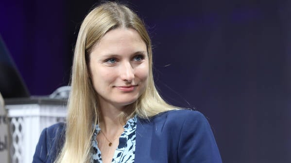 HateAid-Geschäftsführerin Josephine Ballon nimmt an einer Veranstaltung teil.