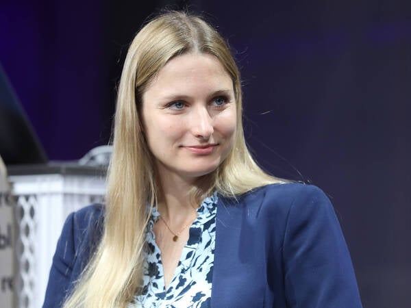 HateAid-Geschäftsführerin Josephine Ballon nimmt an einer Veranstaltung teil.