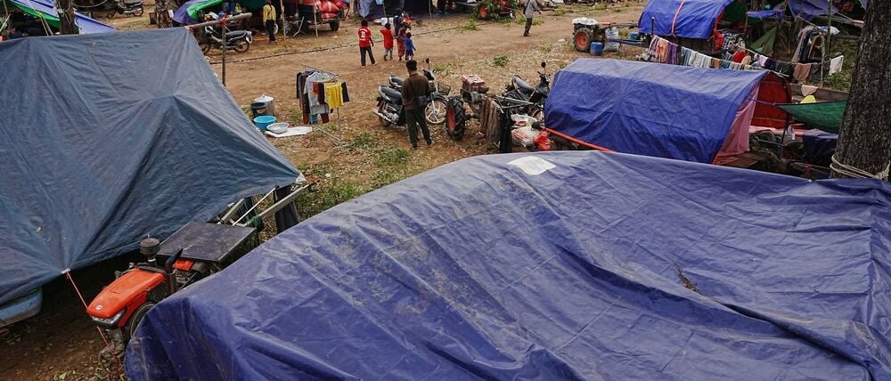 Evakuierte Menschen in der kambodschanischen Provinz Oddar Meanchey, wo sie auf einem Schulgelände vor den Kämpfen zwischen Thailand und Kambodscha Zuflucht suchen. (Archivbild)