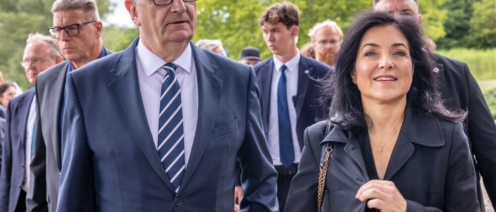 Brandenburgs Ministerpräsident Dietmar Woidke (SPD) erhofft sich von der Bundesregierung mehr Anstrengungen zur Senkung der Stromkosten (Archivbild).