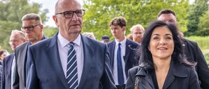 Brandenburgs Ministerpräsident Dietmar Woidke (SPD) erhofft sich von der Bundesregierung mehr Anstrengungen zur Senkung der Stromkosten (Archivbild).