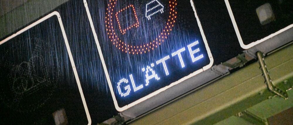 Der DWD warnt vor glatten Straßen. (Symbolbild)