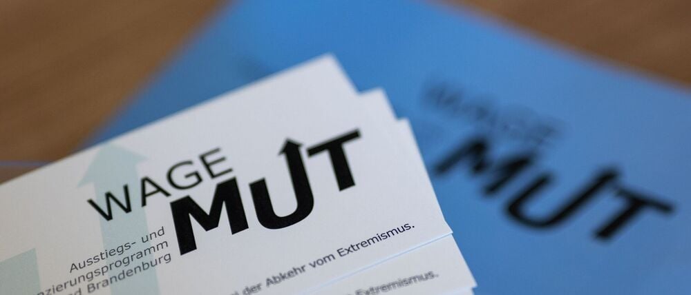 2023 hat Brandenburg ein Aussteigerprogramm ins Leben gerufen für Extremisten, die aus der Szene  aussteigen wollen. (Archivbild)