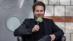 Kevin Kühnert spricht bei einer Veranstaltung.