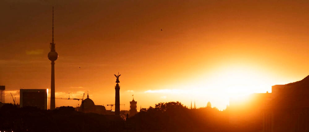 Majestätischer Sonnenaufgang über Berlin.