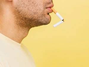 Kann künstliche Intelligenz dabei helfen, mit dem Rauchen aufzuhören?