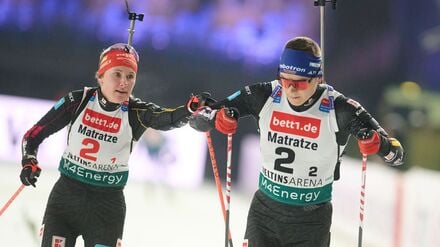 Das deutsche Team Justus Strelow und Janina Hettich-Walz beim Biathlon auf Schalke. 