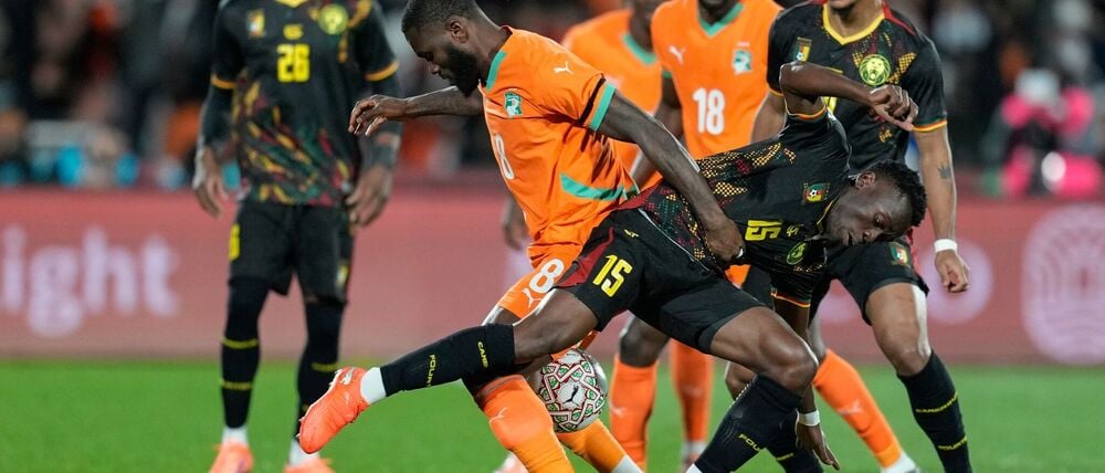 Das Spiel zwischen der Elfenbeinküste und Kamerun war hart umkämpft.