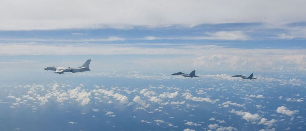 Kampfflugzeuge der chinesischen Volksbefreiungsarmee während einer gemeinsamen Kampfübung. China hat ein neues Manöver um Taiwan gestartet. (Archivbild).