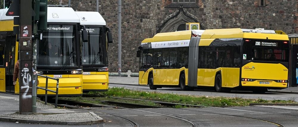 Bus- und Bahnfahren im VBB wird im neuen Jahr teurer. (Archivbild)