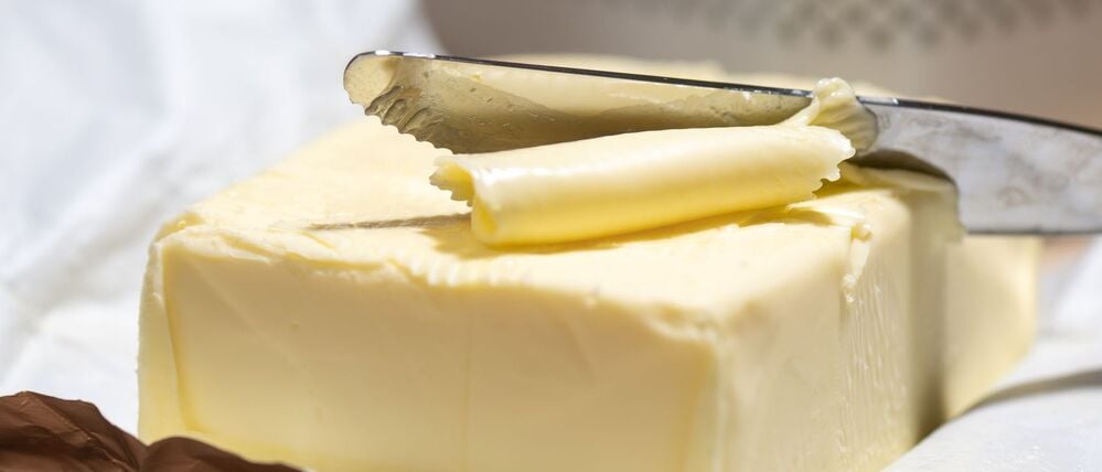 Die Butterpreise sind gefallen – Bauern kritisieren dafür den Handel (Archivbild)