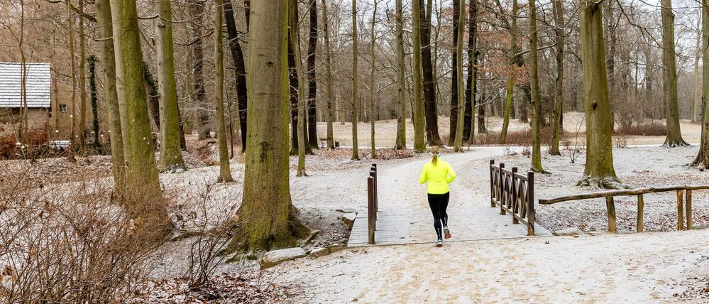 Zum Jahreswechsel könnte es in Berlin und Brandenburg schneien. (Symbolbild)