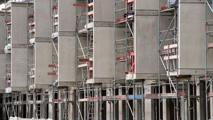 Wer in München eine Eigentumswohnung kaufen will, blutet finanziell auch als Besserverdiener. Im deutschlandweiten Schnitt jedoch ist der Kauf einer Wohnung laut Interhyp bezahlbarer geworden. (Symbolbild) 