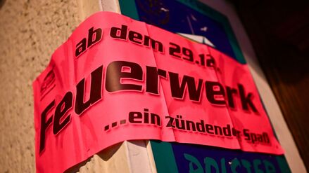 330 Kilo Feuerwerkskörper hat die Polizei bei einem Berliner beschlagnahmt. 