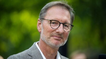 Zoodirektor Andreas Knieriem spricht sich angesichts der Lärmbelastung für Tiere an Silvester für ein generelles Böllerverbot aus. (Archivbild)