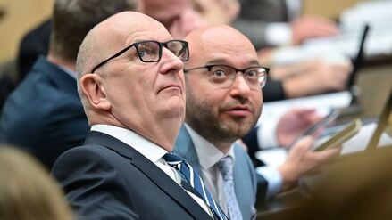 Dietmar Woidke, Ministerpräsident von Brandenburg, und René Wilke (beide SPD), Minister des Innern und für Kommunales des Landes Brandenburg.