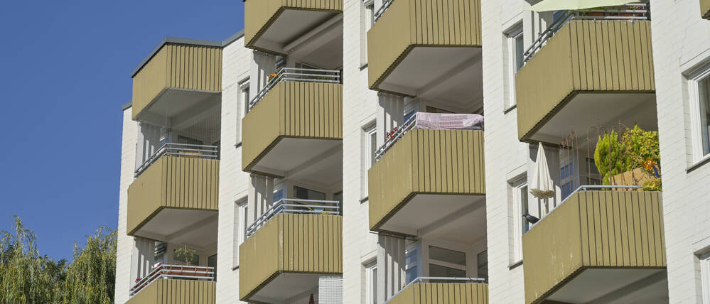 Die Bundeswehr unterstützt ihre Beschäftigten über die Wohnungsfürsorge bei der Suche nach Wohnraum etwa nach Versetzungen.